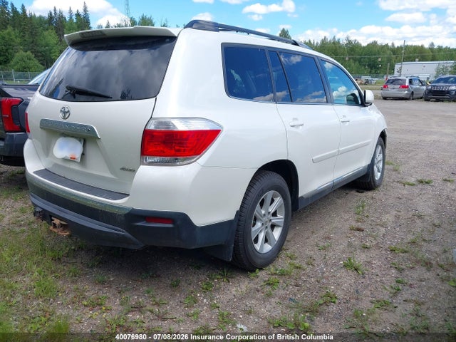 2013 Toyota Highlander Plus/se მანქანა იყიდება აუქციონზე, vin: 5TDBK3EH0DS194485, აუქციონის ნომერი: 40076980