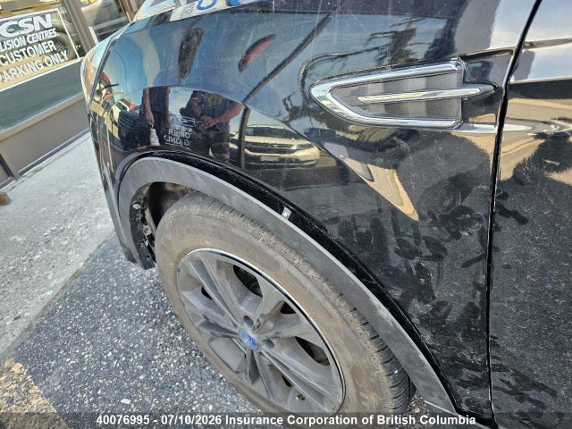 40076995 :رقم المزاد ، 1FMCU9HD1JUB88496 vin ، 2018 Ford Escape Sel مزاد بيع