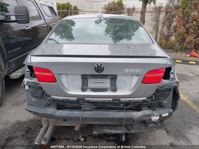 2009 Bmw 328i მანქანა იყიდება აუქციონზე, vin: WBAWB335X9P137977, აუქციონის ნომერი: 40077009