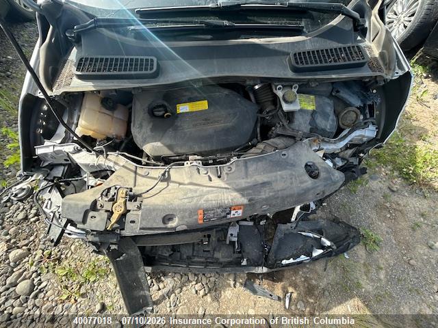 40077018 :رقم المزاد ، 1FMCU9GX7FUC17647 vin ، 2015 Ford Escape Se مزاد بيع