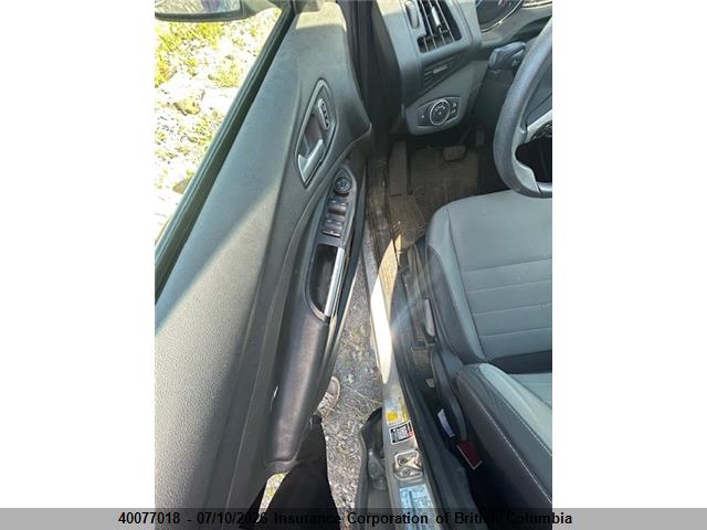 40077018 :رقم المزاد ، 1FMCU9GX7FUC17647 vin ، 2015 Ford Escape Se مزاد بيع