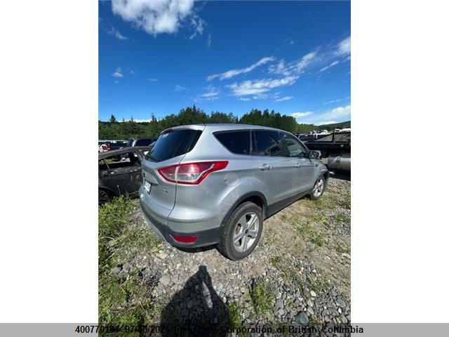 40077018 :رقم المزاد ، 1FMCU9GX7FUC17647 vin ، 2015 Ford Escape Se مزاد بيع
