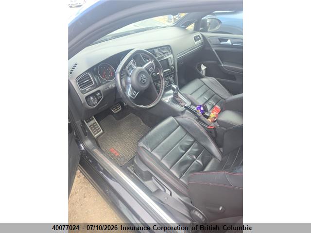 40077024 :رقم المزاد ، 3VWTT7AU4FM056590 vin ، 2015 Volkswagen Gti مزاد بيع
