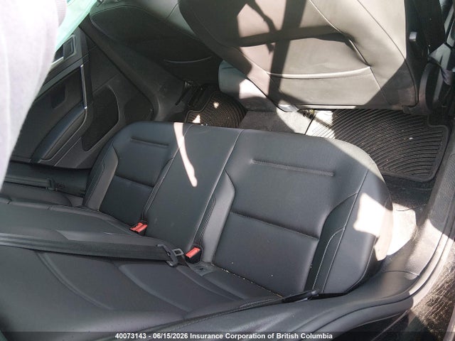 3VWG57AU8MM014383 Volkswagen Golf
