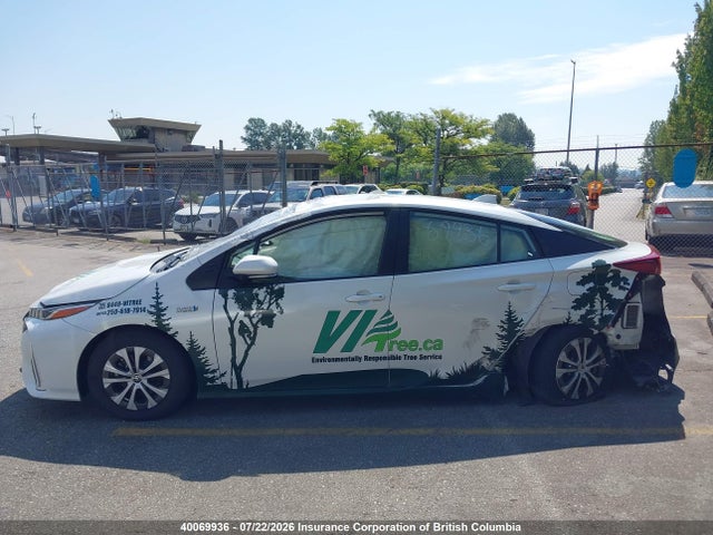 40069936 :رقم المزاد ، JTDKAMFP3N3228243 vin ، 2022 Toyota Prius Prime Le/xle/limited مزاد بيع