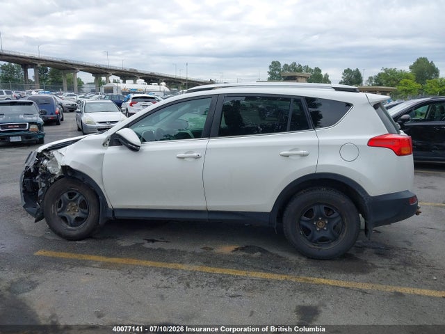 2015 Toyota Rav4 მანქანა იყიდება აუქციონზე, vin: 2T3BFREV0FW240170, აუქციონის ნომერი: 40077141