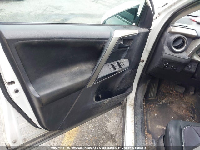 2015 Toyota Rav4 მანქანა იყიდება აუქციონზე, vin: 2T3BFREV0FW240170, აუქციონის ნომერი: 40077141