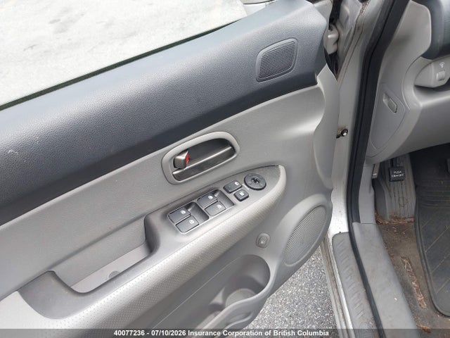 2008 Kia Rondo მანქანა იყიდება აუქციონზე, vin: KNAFG525887124352, აუქციონის ნომერი: 40077236