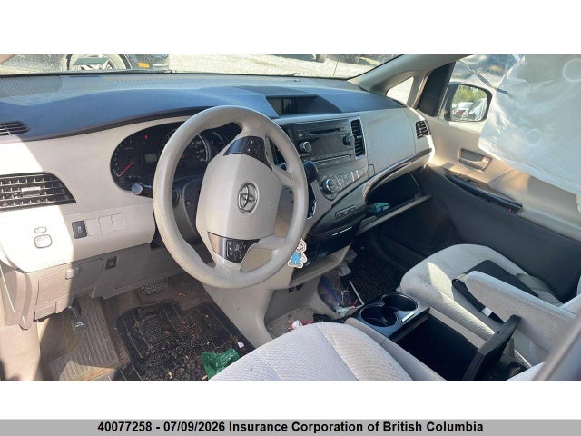 2013 Toyota Sienna Le მანქანა იყიდება აუქციონზე, vin: 5TDKK3DC2DS285442, აუქციონის ნომერი: 40077258