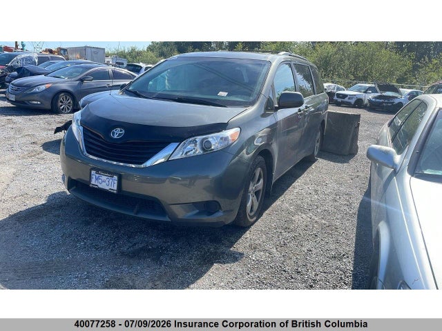 2013 Toyota Sienna Le მანქანა იყიდება აუქციონზე, vin: 5TDKK3DC2DS285442, აუქციონის ნომერი: 40077258