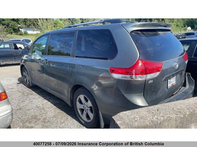 2013 Toyota Sienna Le მანქანა იყიდება აუქციონზე, vin: 5TDKK3DC2DS285442, აუქციონის ნომერი: 40077258