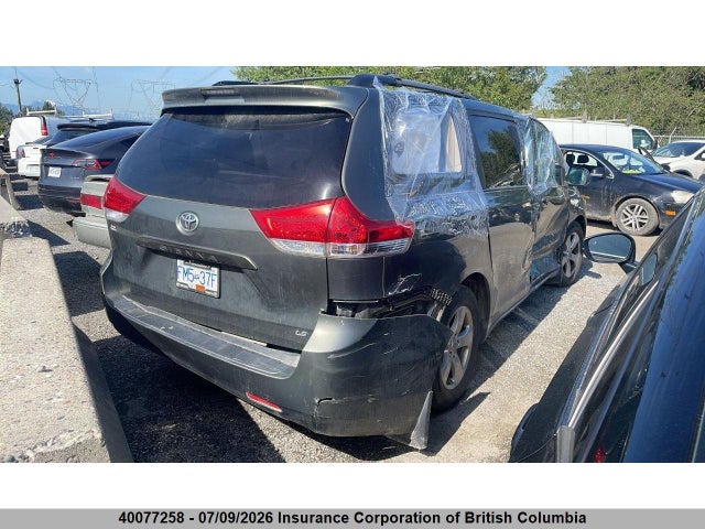 2013 Toyota Sienna Le მანქანა იყიდება აუქციონზე, vin: 5TDKK3DC2DS285442, აუქციონის ნომერი: 40077258