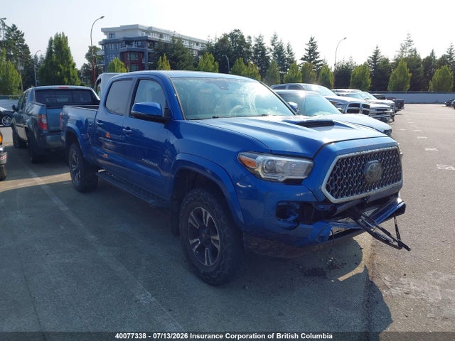 2018 Toyota Tacoma Dbl Cab/sr5/trd Sport/or მანქანა იყიდება აუქციონზე, vin: 5TFDZ5BN9JX038039, აუქციონის ნომერი: 40077338