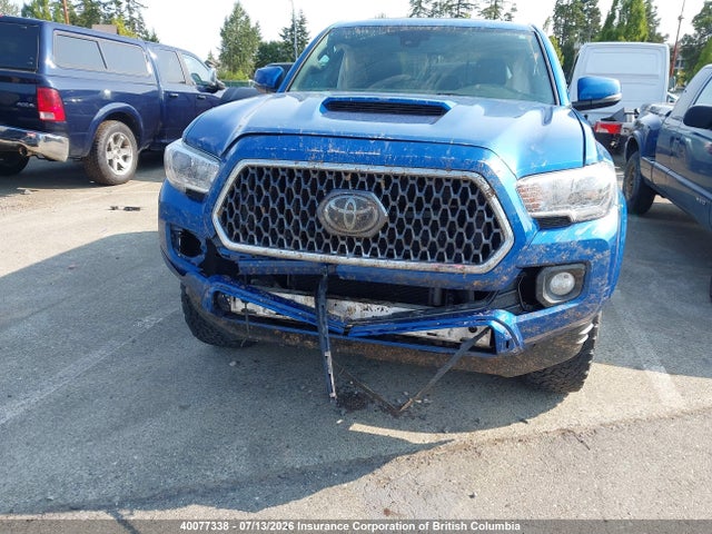 2018 Toyota Tacoma Dbl Cab/sr5/trd Sport/or მანქანა იყიდება აუქციონზე, vin: 5TFDZ5BN9JX038039, აუქციონის ნომერი: 40077338