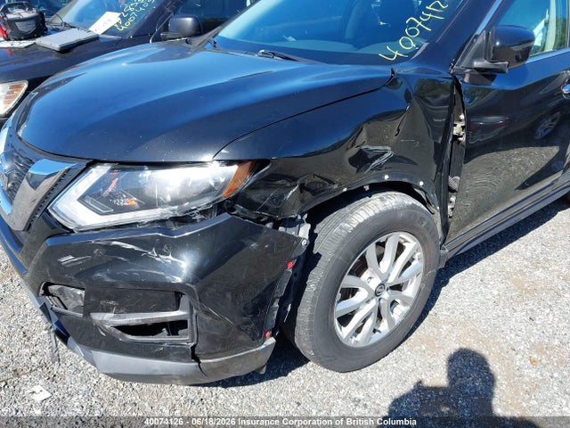 2017 Nissan Rogue Sv/sl მანქანა იყიდება აუქციონზე, vin: 5N1AT2MV2HC739213, აუქციონის ნომერი: 40074126