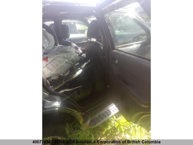 40077454 :رقم المزاد ، 1FMCU94168KC61735 vin ، 2008 Ford Escape Limited مزاد بيع