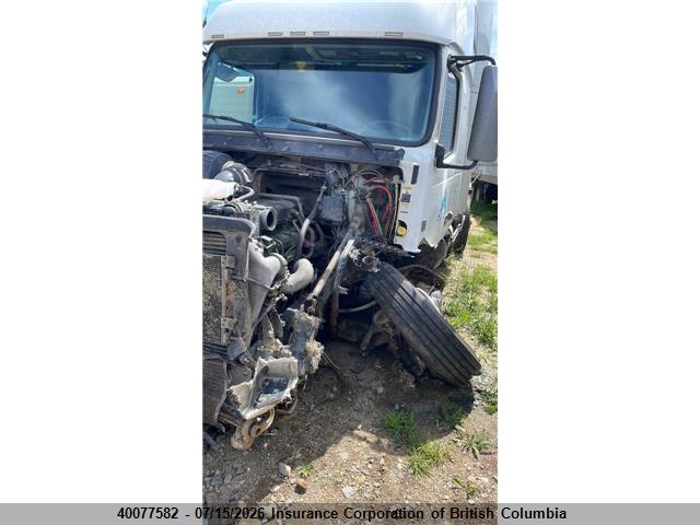 Volvo Vn L 2015 4V4NC9EH7FN189195 Image 2
