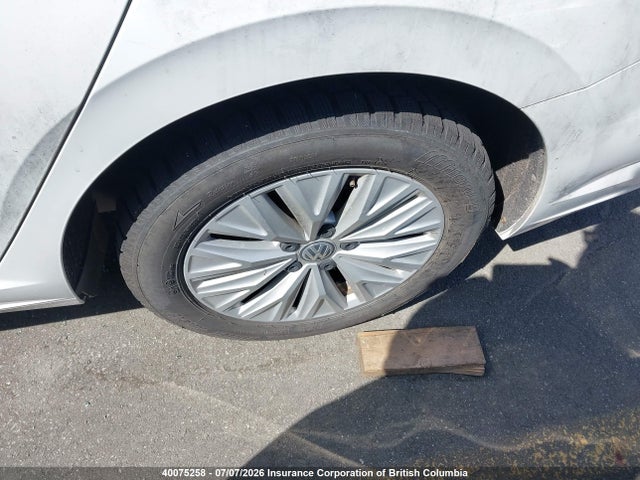 2019 Volkswagen Jetta Sel მანქანა იყიდება აუქციონზე, vin: 3VWE57BU1KM124727, აუქციონის ნომერი: 40075258