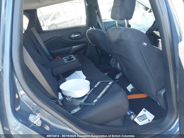 1C4PJLAB8MD183854 Jeep Cherokee Sport