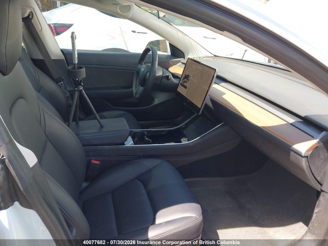 5YJ3E1EA9LF738763 Tesla MODEL 3