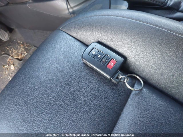Toyota RAV4 2018 JTMJJREV6JD217198 Image 11