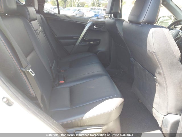 Toyota RAV4 2018 JTMJJREV6JD217198 Image 8