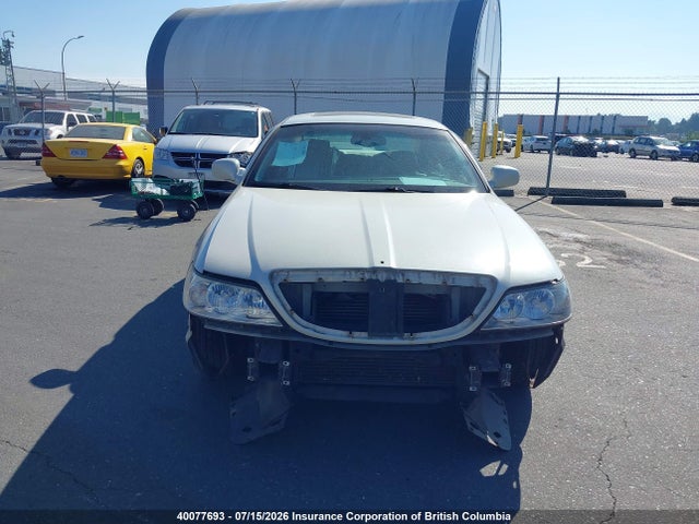 Продаж на аукціоні авто 2005 Lincoln Town Car Signature Limited, vin: 1LNHM82W45Y668153, номер лоту: 40077693