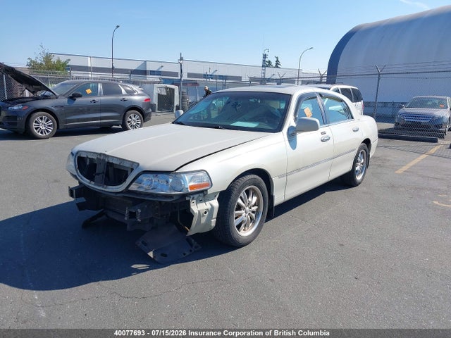 Продаж на аукціоні авто 2005 Lincoln Town Car Signature Limited, vin: 1LNHM82W45Y668153, номер лоту: 40077693
