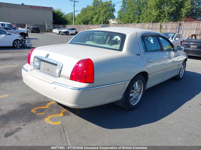 Продаж на аукціоні авто 2005 Lincoln Town Car Signature Limited, vin: 1LNHM82W45Y668153, номер лоту: 40077693