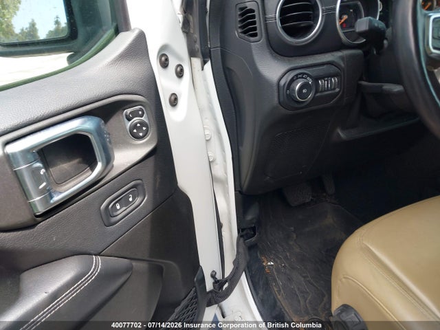 1C4HJXEG8JW101686 Jeep Wrangler Unlimited Sahara