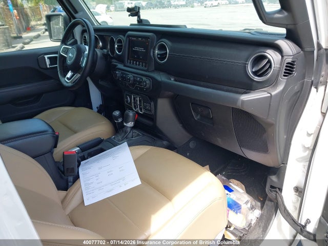 1C4HJXEG8JW101686 Jeep Wrangler Unlimited Sahara