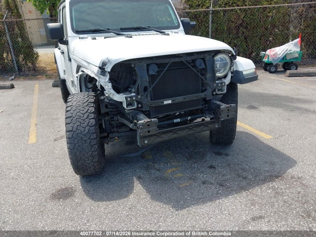1C4HJXEG8JW101686 Jeep Wrangler Unlimited Sahara