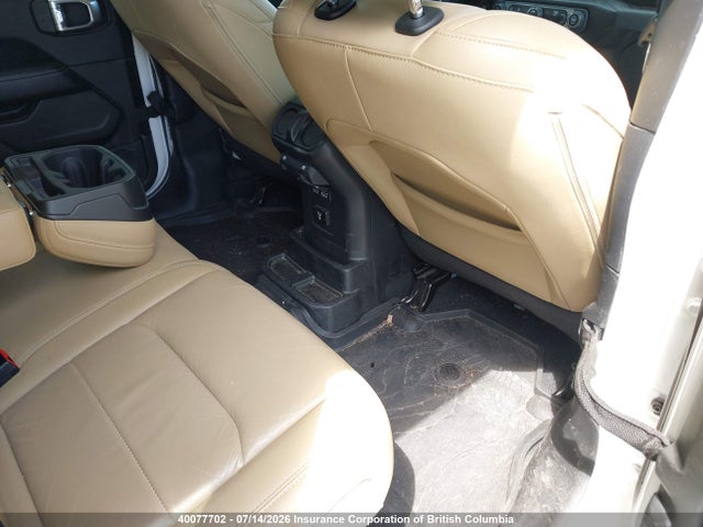1C4HJXEG8JW101686 Jeep Wrangler Unlimited Sahara