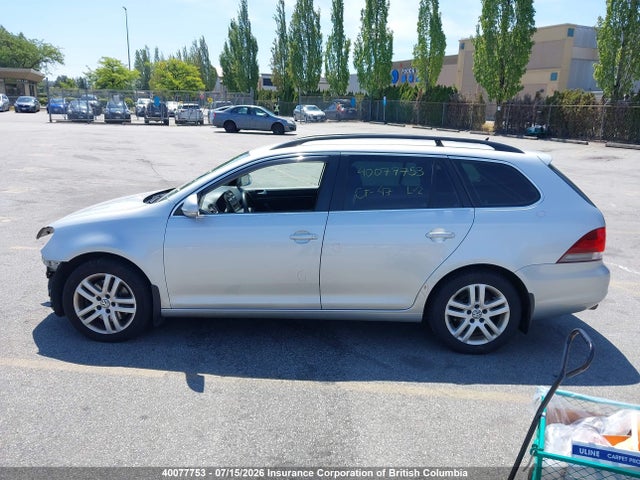 40077753 :رقم المزاد ، 3VWPL7AJ2BM680390 vin ، 2011 Volkswagen Golf مزاد بيع