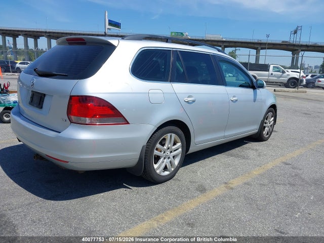 40077753 :رقم المزاد ، 3VWPL7AJ2BM680390 vin ، 2011 Volkswagen Golf مزاد بيع