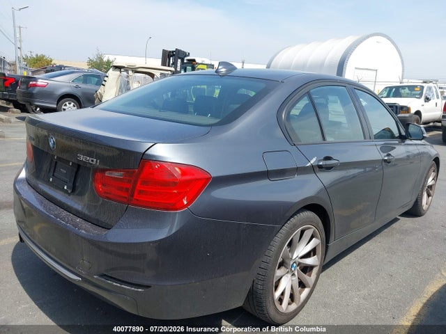 40077890 :رقم المزاد ، WBA3C3C50DF146783 vin ، 2013 Bmw 320i مزاد بيع