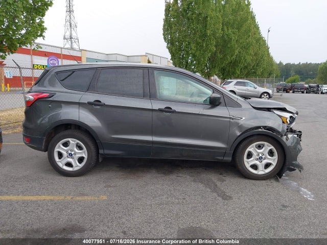 40077951 :رقم المزاد ، 1FMCU0F76JUB00714 vin ، 2018 Ford Escape S مزاد بيع