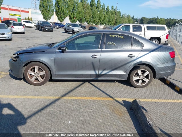 2013 Volkswagen Jetta მანქანა იყიდება აუქციონზე, vin: 3VWDX7AJ9DM245201, აუქციონის ნომერი: 40077982