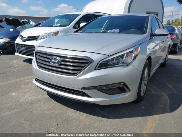 Продажа на аукционе авто 2016 Hyundai Sonata Se, vin: 5NPE24AF3GH323112, номер лота: 40070632