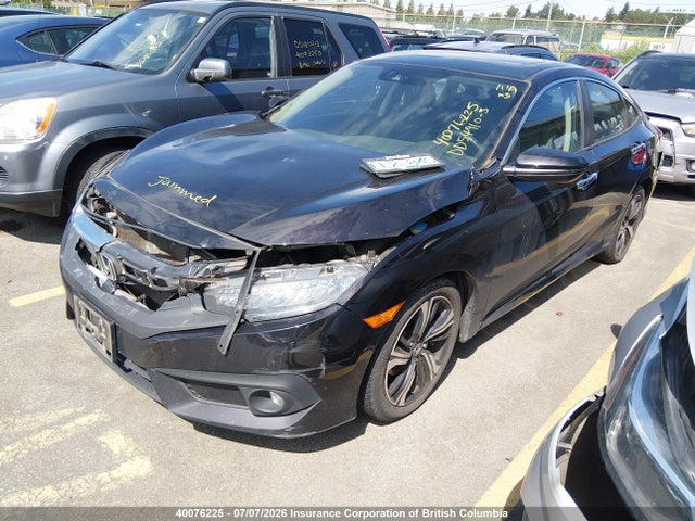 Honda Civic Touring 2017 2HGFC1F97HH101851 Image 2