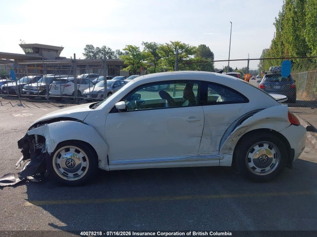 3VWJ07AT8FM653023 Volkswagen Beetle 1.8t