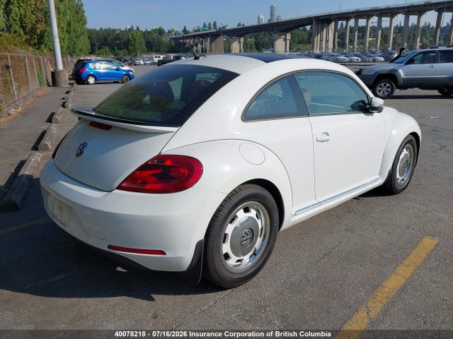 3VWJ07AT8FM653023 Volkswagen Beetle 1.8t