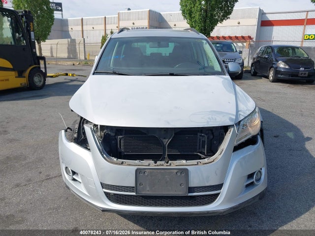 2010 Volkswagen Tiguan მანქანა იყიდება აუქციონზე, vin: WVGBV9AX2AW507597, აუქციონის ნომერი: 40078243
