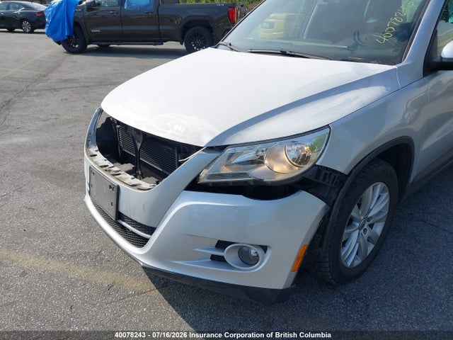 2010 Volkswagen Tiguan მანქანა იყიდება აუქციონზე, vin: WVGBV9AX2AW507597, აუქციონის ნომერი: 40078243