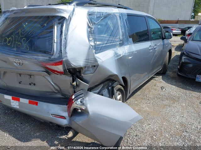 Toyota SIENNA LE 2017 5TDJZ3DC0HS169203 Image 12