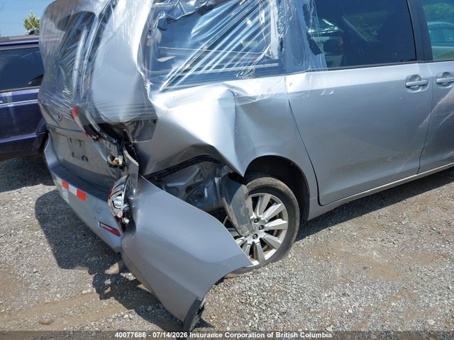 Toyota SIENNA LE 2017 5TDJZ3DC0HS169203 Image 4