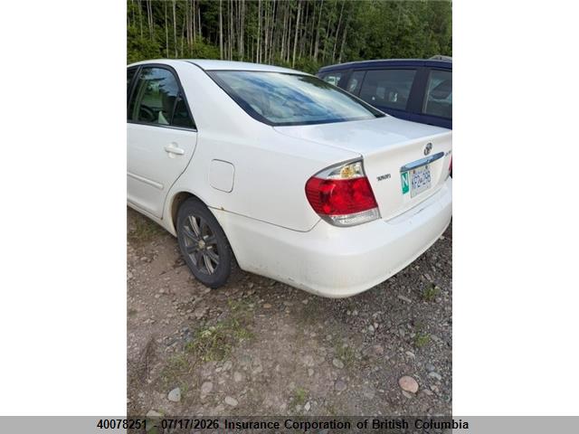 40078251 :رقم المزاد ، 4T1BE32K85U381649 vin ، 2005 Toyota Camry مزاد بيع