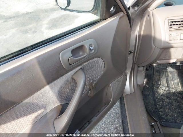 Продажа на аукционе авто 2000 Honda Civic, vin: 2HGEJ6615YH904568, номер лота: 40078271