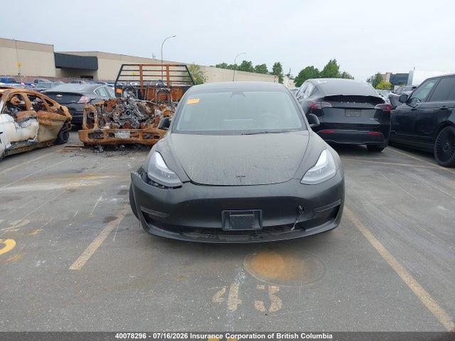 5YJ3E1EA5NF352537 Tesla MODEL 3