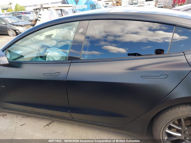 5YJ3E1EA1MF989164 Tesla MODEL 3